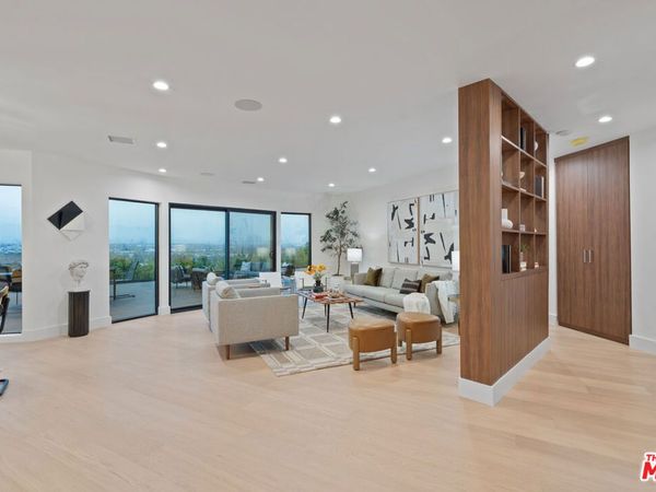 4207 Don Alanis Place, Los Angeles, CA 90008