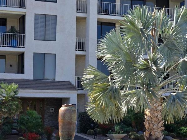 910 Island, Unit 112, Rancho Mirage, CA 92270