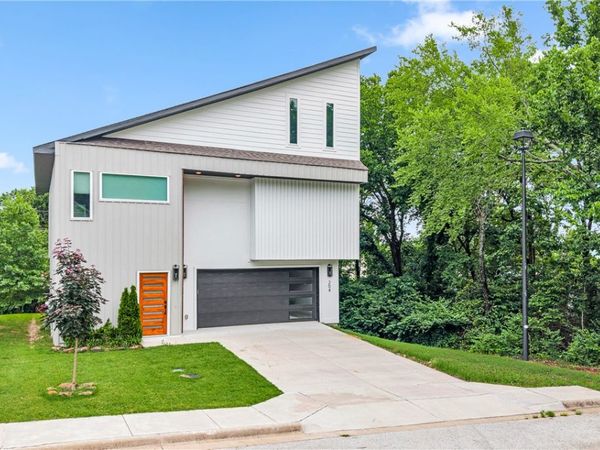204 S Forest Canyon Avenue, Fayetteville, AR 72701