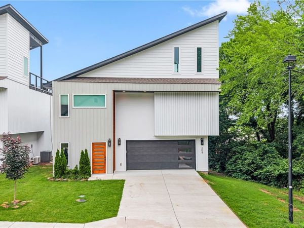 204 S Forest Canyon Avenue, Fayetteville, AR 72701