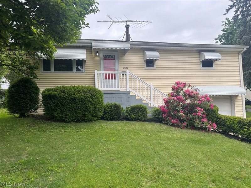 2265 S Hawkins Avenue , Akron, OH 44314 Photo 2