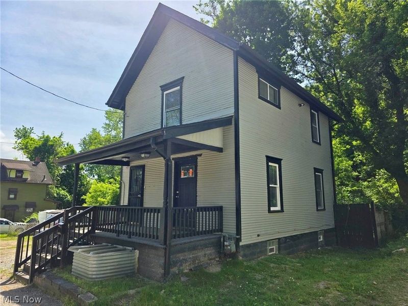 392 Bailey Court , Akron, OH 44304 Photo 1