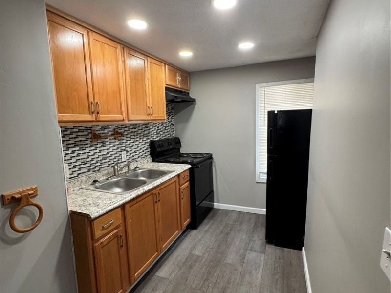 392 Bailey Court , Akron, OH 44304 Photo 4