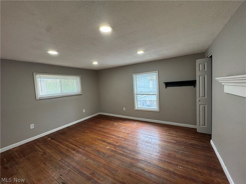 392 Bailey Court , Akron, OH 44304 Photo 6