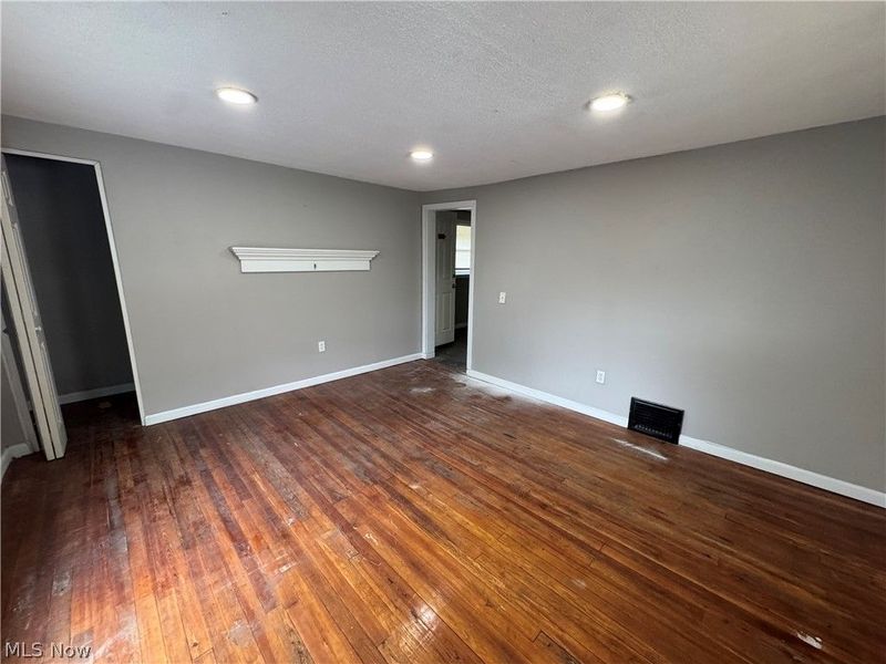 392 Bailey Court , Akron, OH 44304 Photo 7