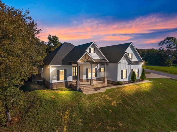 9 Castlepines Drive , Greenbrier, AR 72058