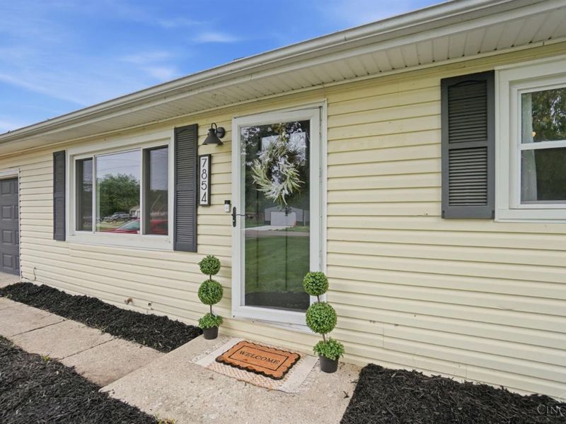 7854 Lowe Drive, Carlisle, OH 45005 Photo 3