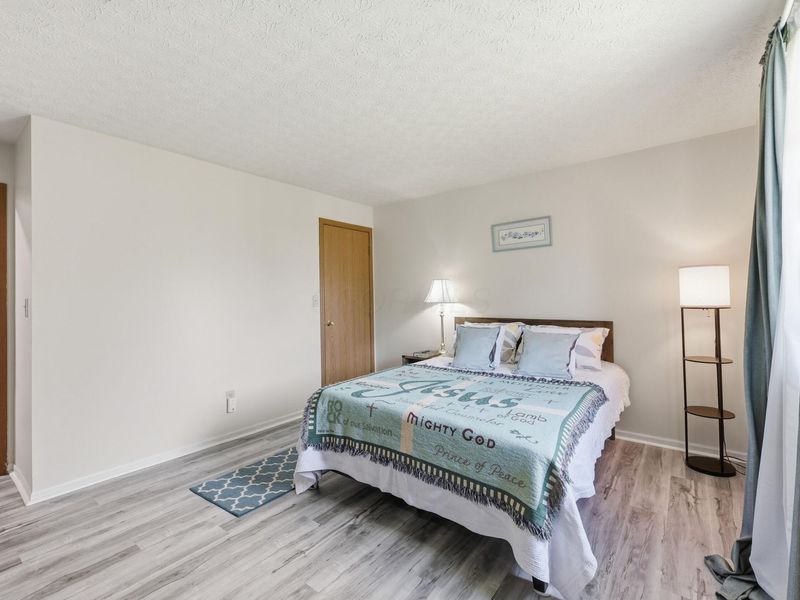 5885 Beechcroft Road , Unit 302, Columbus, OH 43229 Photo 12