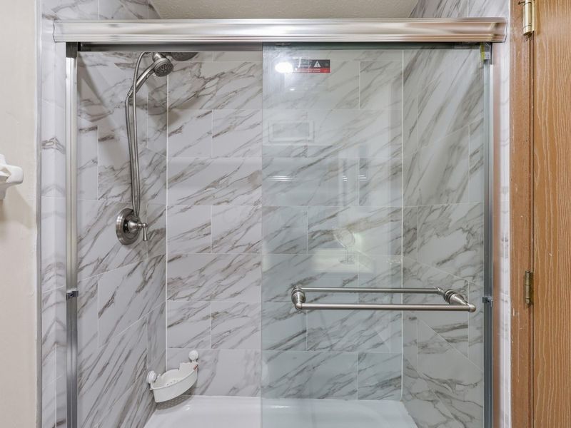 5885 Beechcroft Road , Unit 302, Columbus, OH 43229 Photo 15