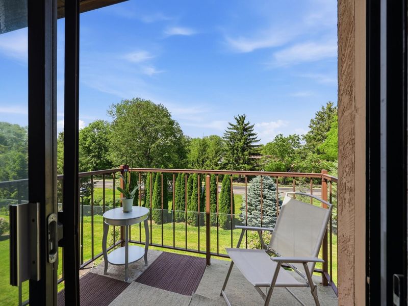 5885 Beechcroft Road , Unit 302, Columbus, OH 43229 Photo 16