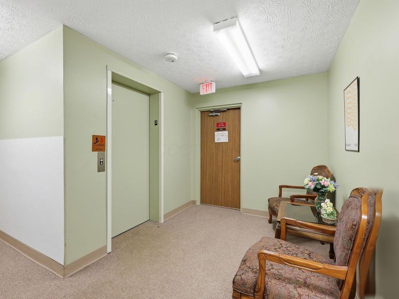 5885 Beechcroft Road , Unit 302, Columbus, OH 43229 Photo 17