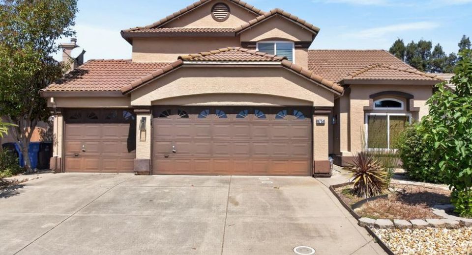8758 Freesia Dr, Elk Grove, CA 95624 Photo