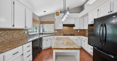 8758 Freesia Dr, Elk Grove, CA 95624 Photo