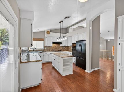 8758 Freesia Dr, Elk Grove, CA 95624 Photo