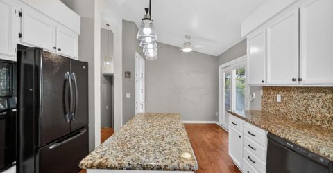 8758 Freesia Dr, Elk Grove, CA 95624 Photo