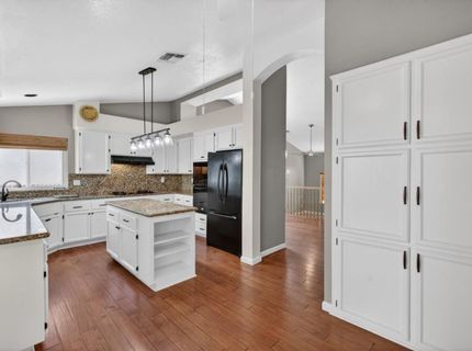 8758 Freesia Dr, Elk Grove, CA 95624 Photo