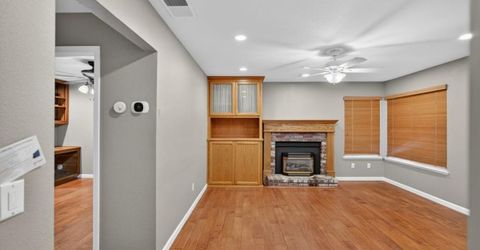 8758 Freesia Dr, Elk Grove, CA 95624 Photo