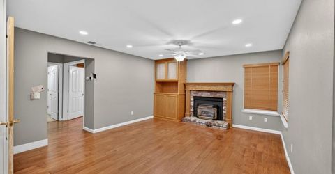 8758 Freesia Dr, Elk Grove, CA 95624 Photo
