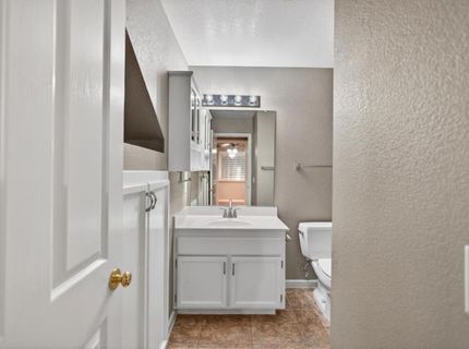 8758 Freesia Dr, Elk Grove, CA 95624 Photo
