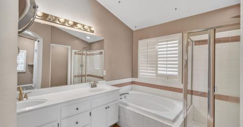 8758 Freesia Dr, Elk Grove, CA 95624 Photo