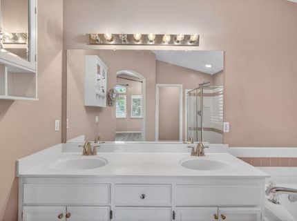 8758 Freesia Dr, Elk Grove, CA 95624 Photo