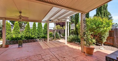 8758 Freesia Dr, Elk Grove, CA 95624 Photo