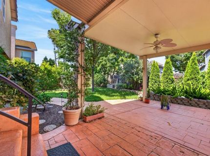 8758 Freesia Dr, Elk Grove, CA 95624 Photo