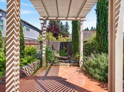 8758 Freesia Dr, Elk Grove, CA 95624 Photo