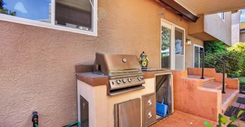 8758 Freesia Dr, Elk Grove, CA 95624 Photo