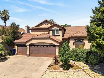 8758 Freesia Dr, Elk Grove, CA 95624 Photo