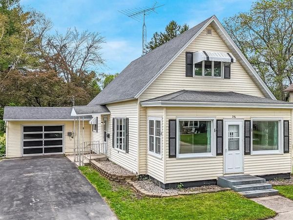 216 MAPLE STREET, Redgranite, WI 54970