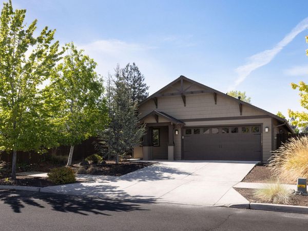 21189 Capella, Bend, OR 97702