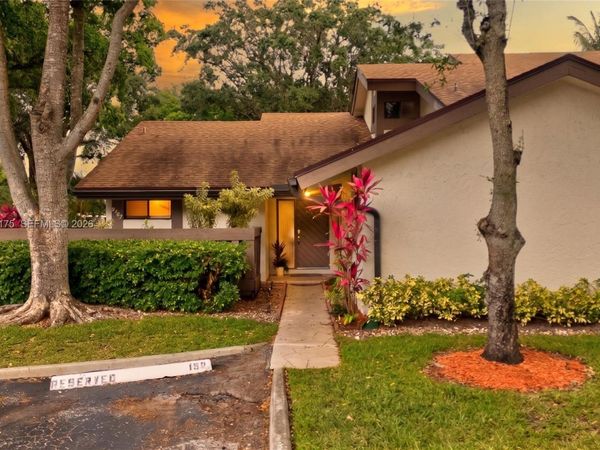 9367 SW 1st St, Unit 808, Plantation, FL 33324