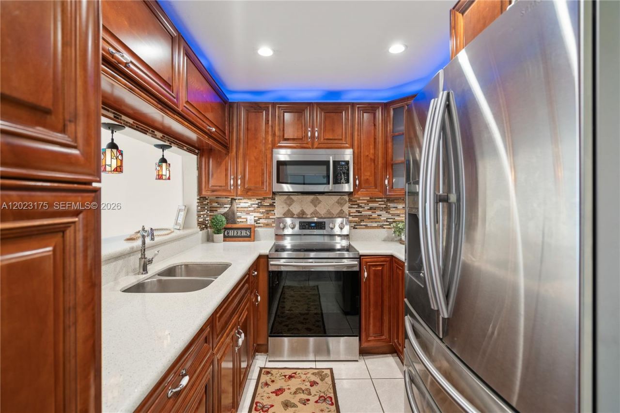 9367 SW 1st St, Unit 808, Plantation, FL 33324 Photo