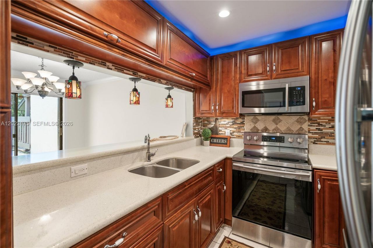 9367 SW 1st St, Unit 808, Plantation, FL 33324 Photo