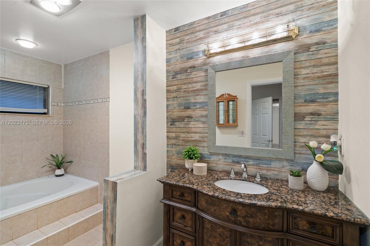 9367 SW 1st St, Unit 808, Plantation, FL 33324 Photo