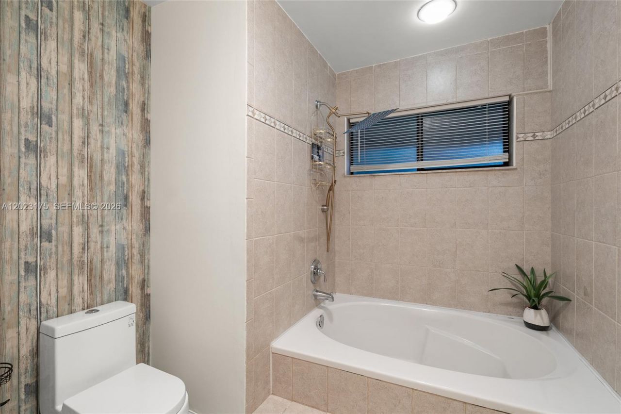 9367 SW 1st St, Unit 808, Plantation, FL 33324 Photo