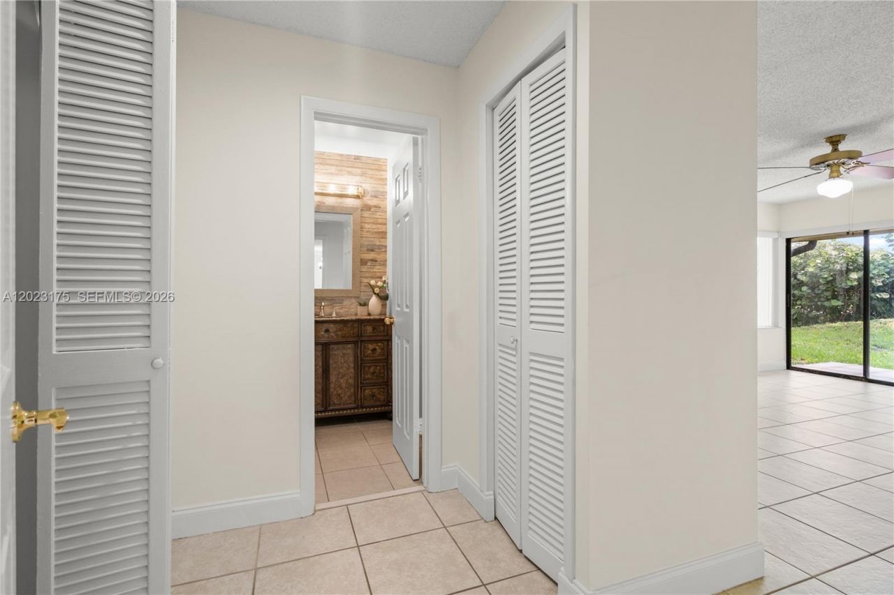 9367 SW 1st St, Unit 808, Plantation, FL 33324 Photo
