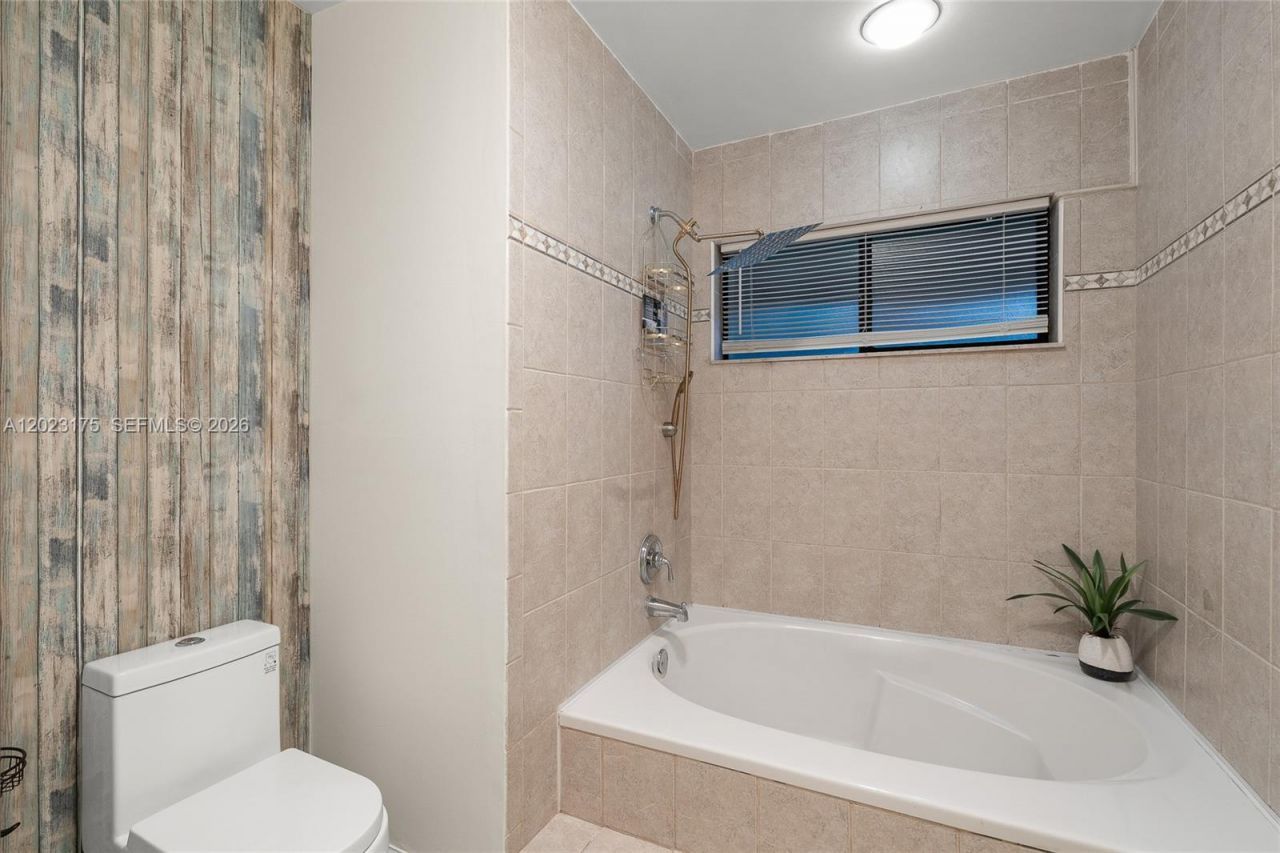 9367 SW 1st St, Unit 808, Plantation, FL 33324 Photo