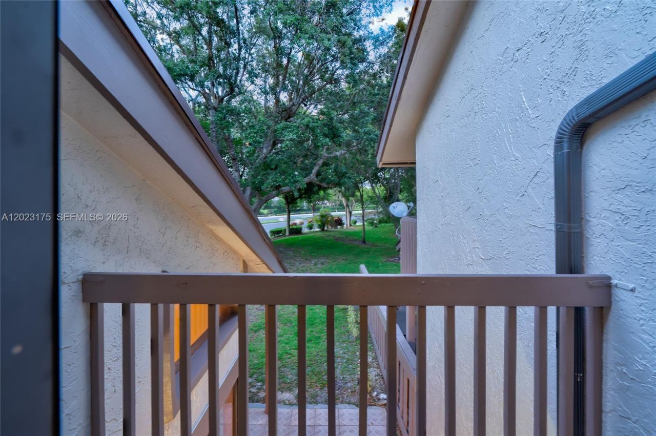 9367 SW 1st St, Unit 808, Plantation, FL 33324 Photo