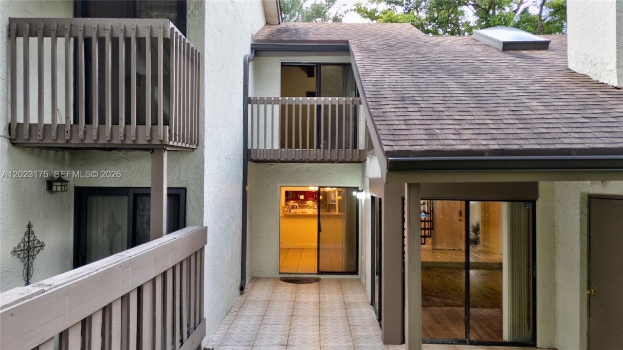 9367 SW 1st St, Unit 808, Plantation, FL 33324 Photo