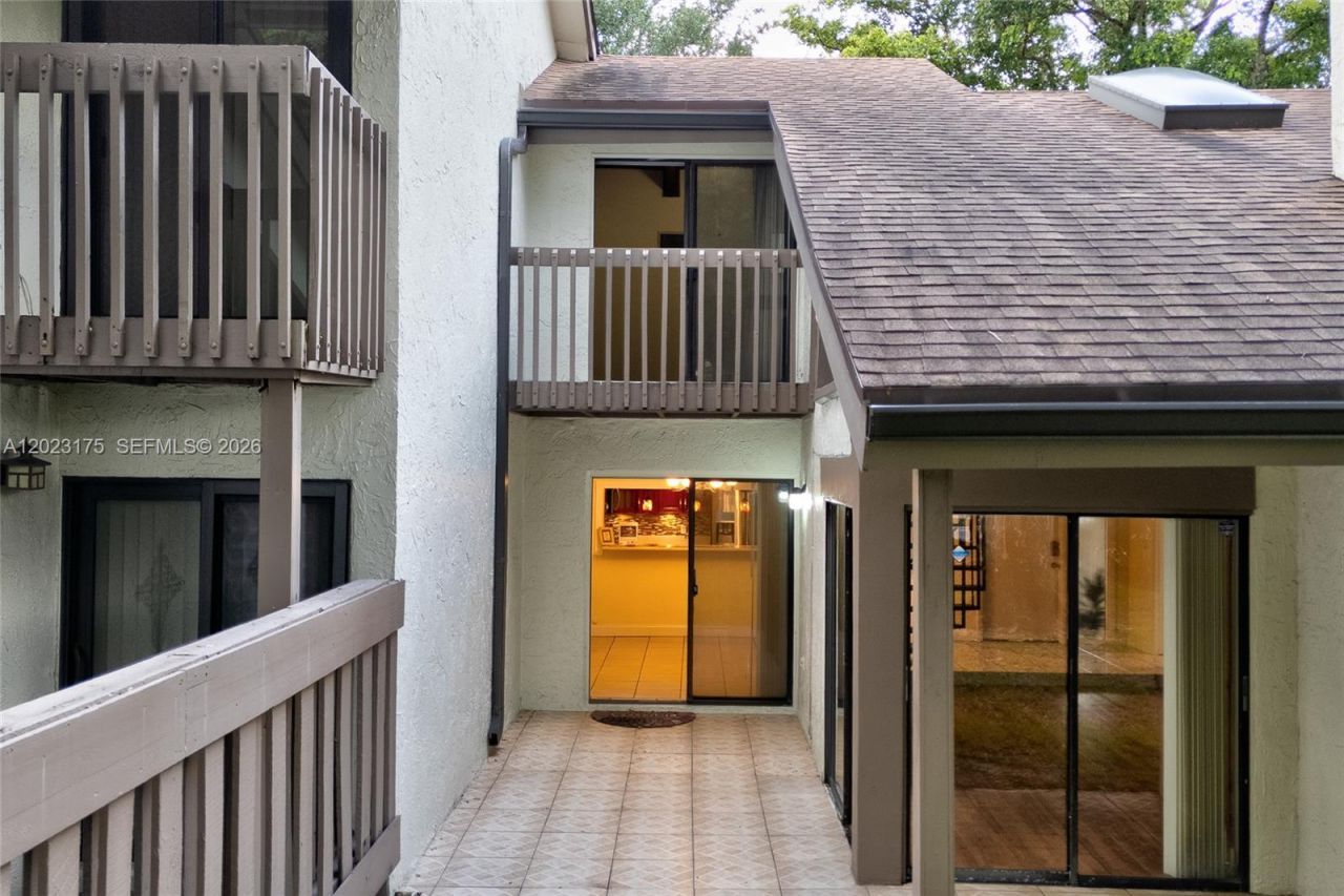 9367 SW 1st St, Unit 808, Plantation, FL 33324 Photo