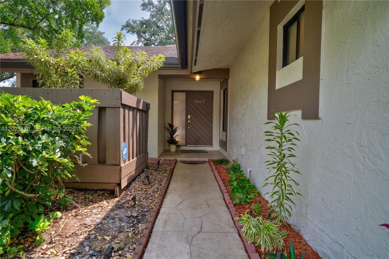9367 SW 1st St, Unit 808, Plantation, FL 33324 Photo