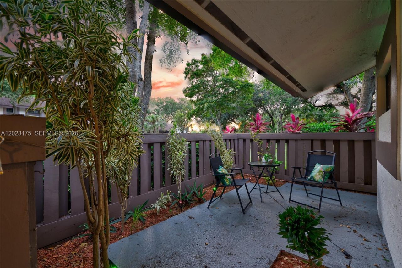 9367 SW 1st St, Unit 808, Plantation, FL 33324 Photo