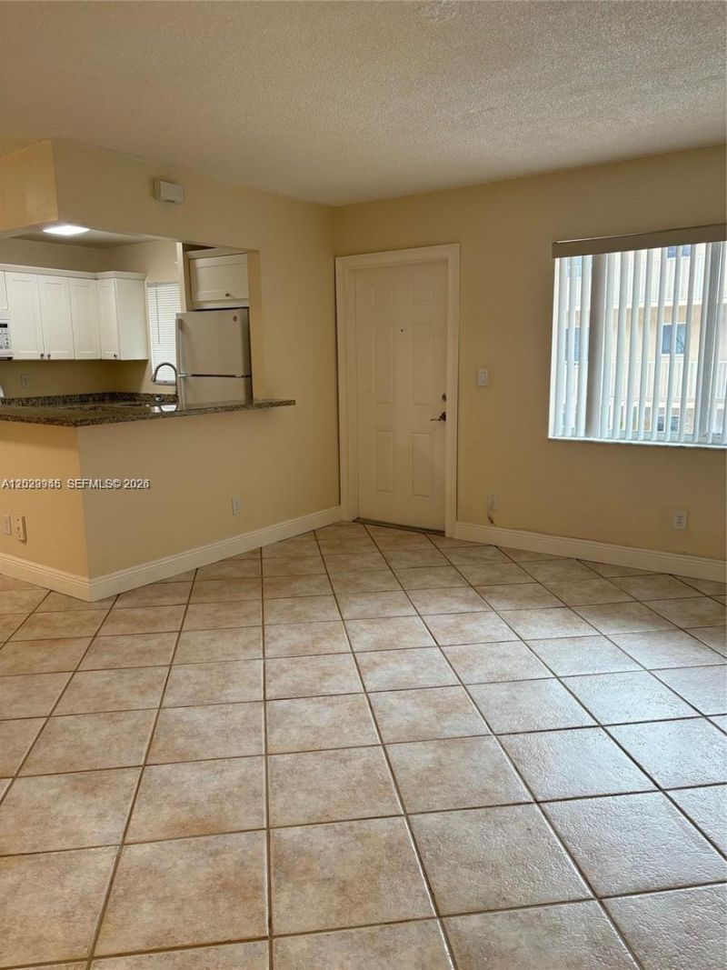 7910 Taft St , Unit 214, Pembroke Pines, FL 33024 Photo