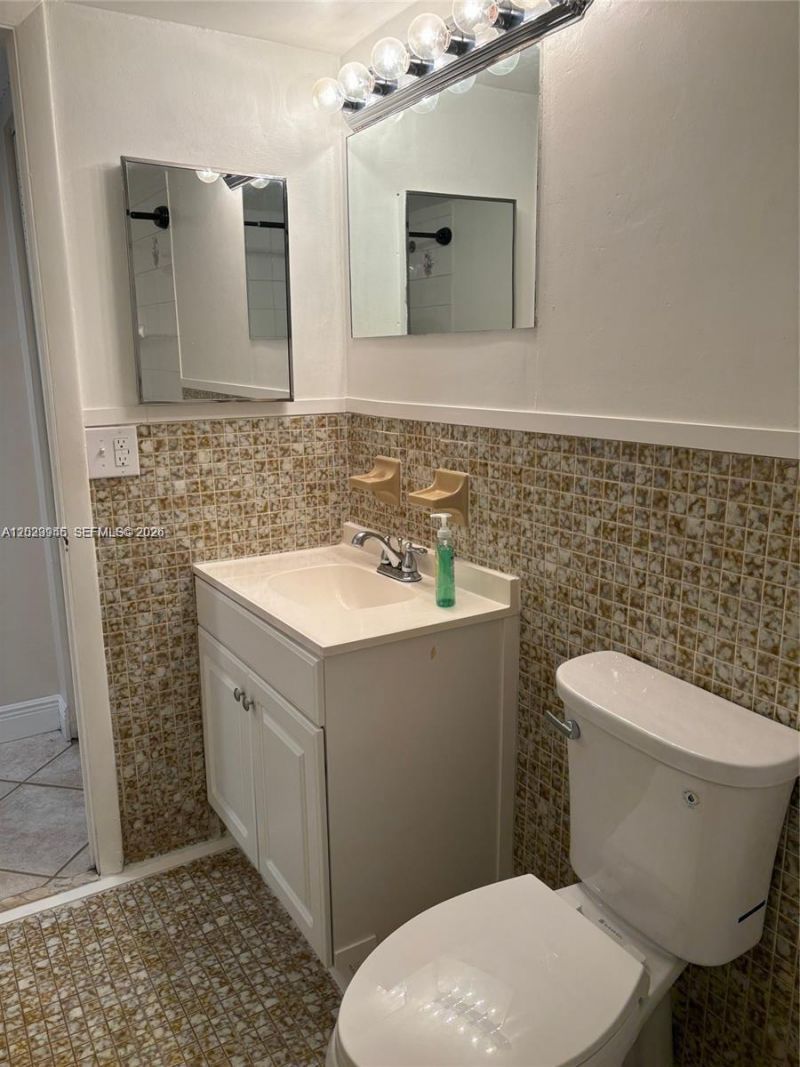 7910 Taft St , Unit 214, Pembroke Pines, FL 33024 Photo
