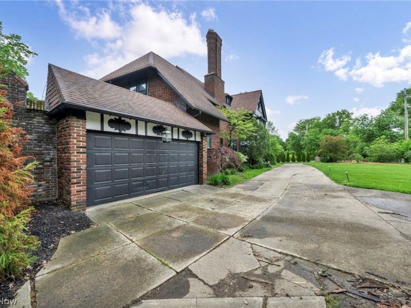 16310 S Woodland Road , Shaker Heights, OH 44120 Photo 3