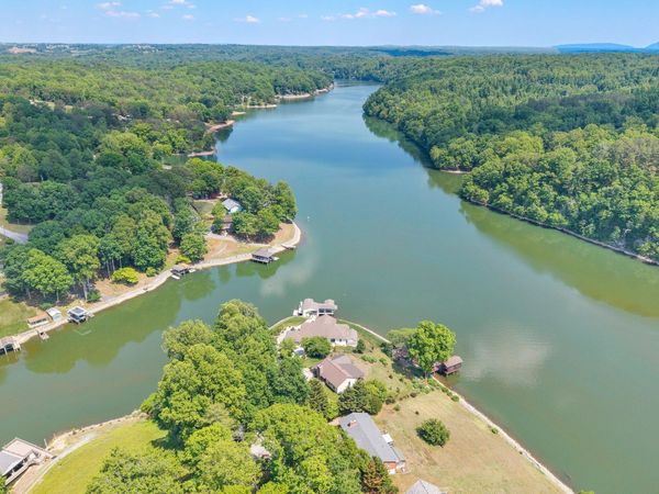 2245 Thomason LN, Goodview, VA 24095