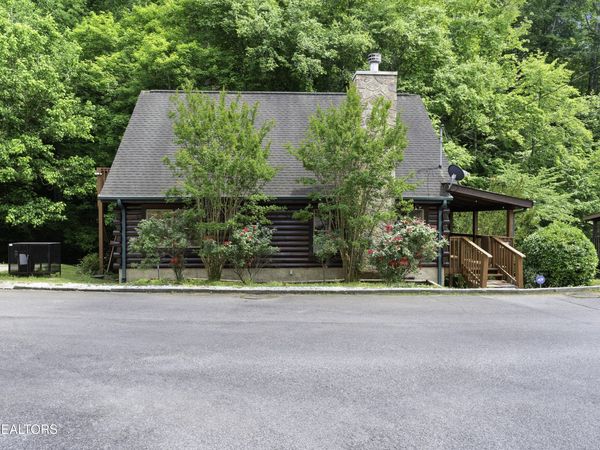 1316 Wedge Tailed Lane, Sevierville, TN 37876