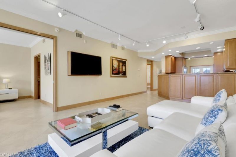 832 Tanbark Dr , Unit 105, Naples, FL 34108 Photo